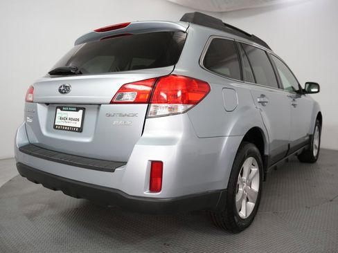 Used 2013 Subaru Outback 2.5i Limited image 9