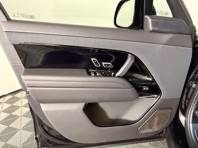 New 2027 Land Rover Range Rover Sport HST AWD/4WD image 20