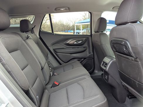 Used 2024 GMC Terrain SLE w/ Driver Convenience Package image 25