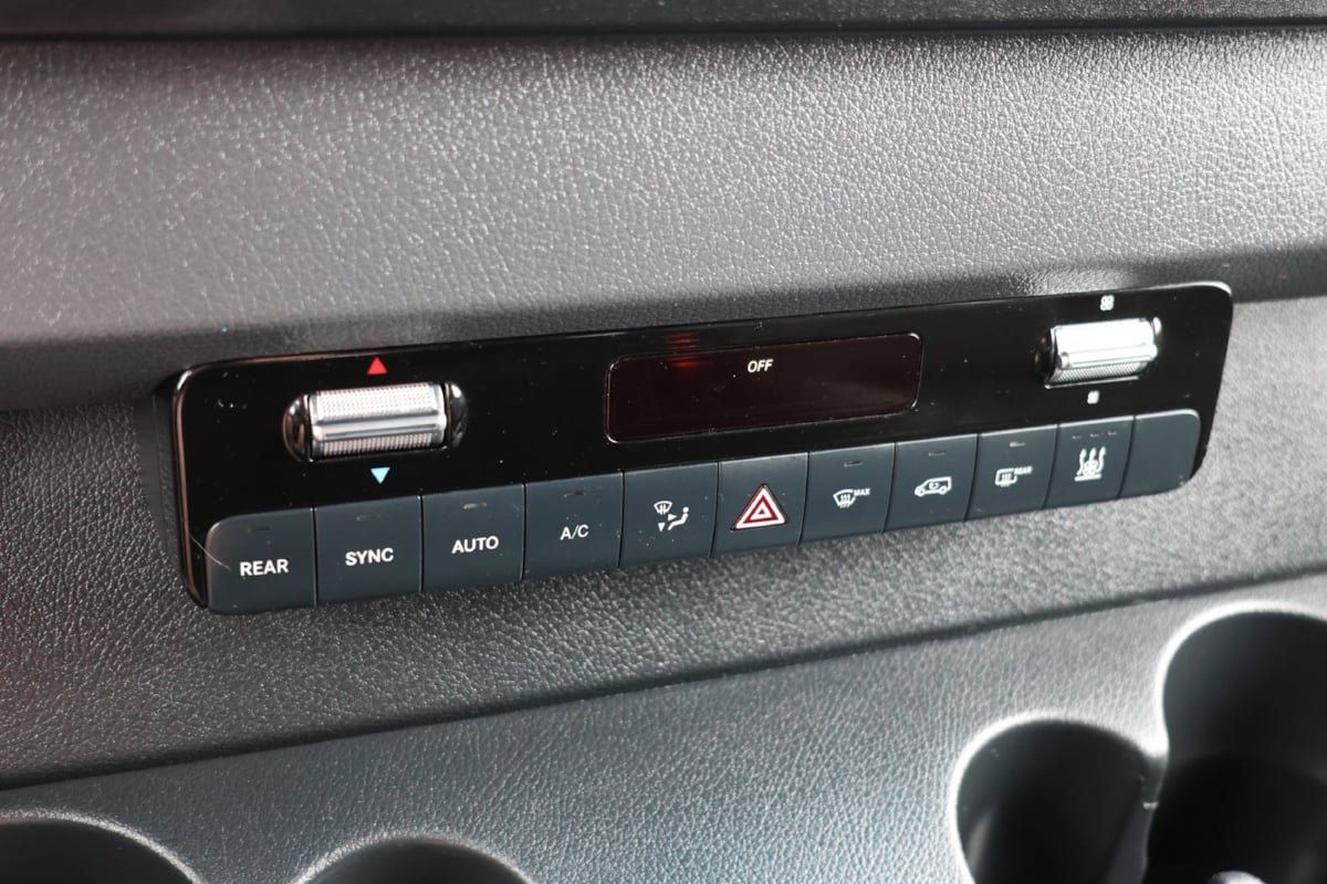 Used 2024 Mercedes-Benz Sprinter 2500 image 28