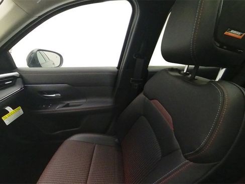 New 2025 Nissan Kicks SR w/ SR Premium Package image 23