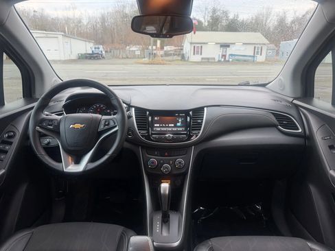 Used 2017 Chevrolet Trax LT w/ LT Convenience Package image 30