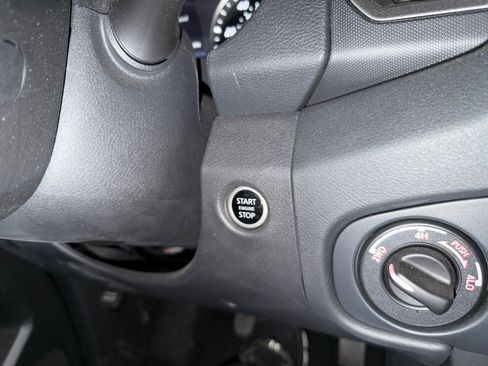 Used 2022 Nissan Frontier SV AWD/4WD image 23