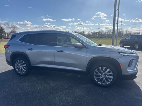 Used 2025 Buick Enclave Preferred image 20