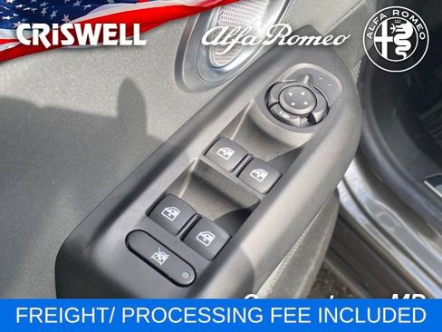 New 2024 Alfa Romeo Tonale Veloce image 17