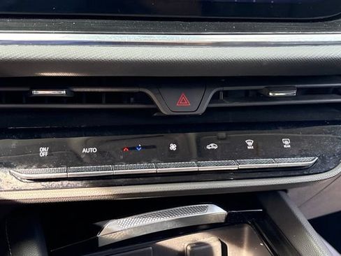 Used 2024 Buick Envision Preferred AWD/4WD image 17