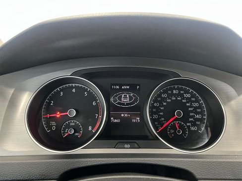 Used 2016 Volkswagen Golf SE image 21