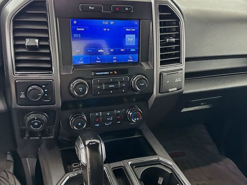 Used 2019 Ford F150 XLT w/ Equipment Group 302A Luxury AWD/4WD image 17
