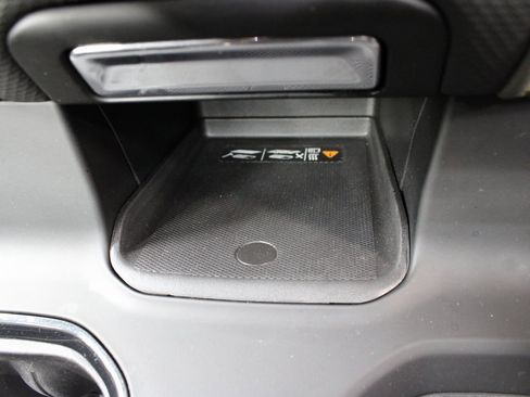 Used 2023 Chevrolet Silverado 1500 ZR2 image 68