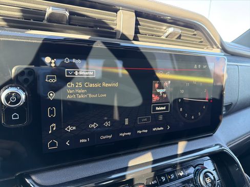 Used 2024 GMC Sierra 2500 AT4 w/ AT4 Premium Plus Package image 21