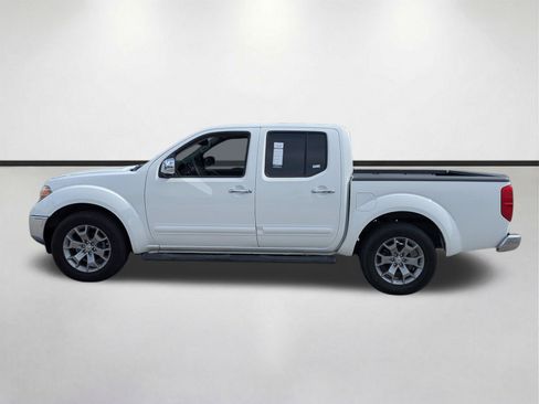 Used 2019 Nissan Frontier SL RWD image 7