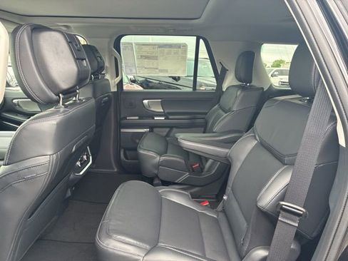 New 2026 Ford Expedition Platinum image 22