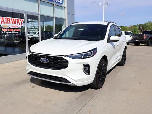 Used 2023 Ford Escape ST-Line Elite AWD/4WD image 6