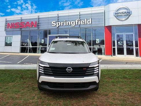 New 2026 Nissan Kicks SR w/ Cold Weather Package image 2