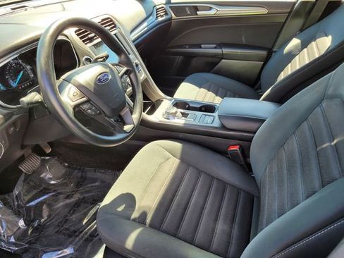 Used 2018 Ford Fusion SE FWD image 12