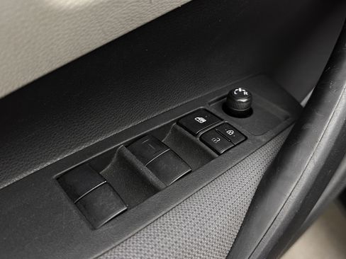 Used 2021 Toyota Corolla LE image 11