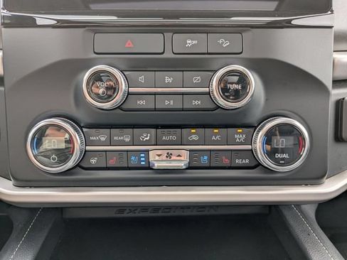 Used 2023 Ford Expedition Max XLT AWD/4WD image 5