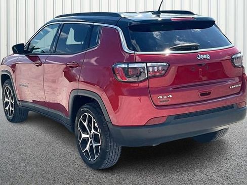 Used 2025 Jeep Compass Limited image 11