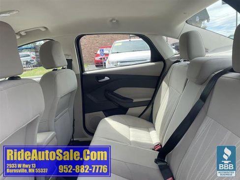 Used 2015 Ford Focus SE FWD image 12