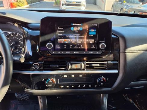 Used 2024 Nissan Pathfinder SV image 17