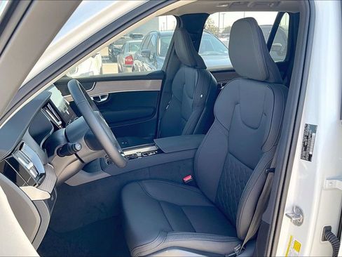 New 2025 Volvo XC90 B5 Plus image 22