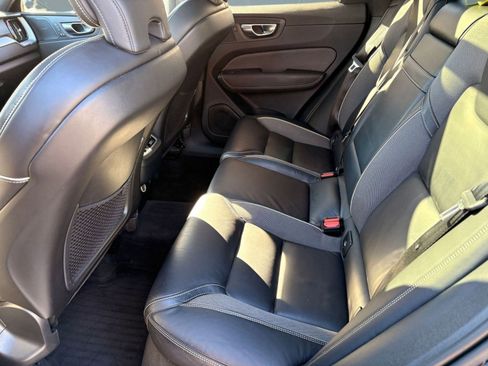 Used 2020 Volvo XC60 T6 R-Design w/ Protection Package Premier image 15