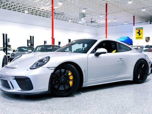 Used 2018 Porsche 911 GT3 RWD image 4