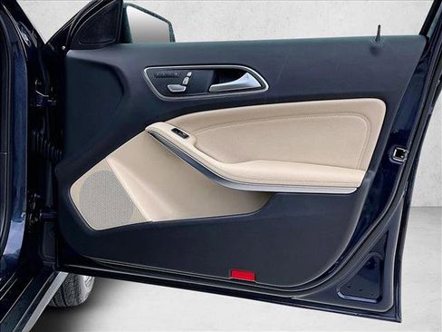 Used 2018 Mercedes-Benz GLA 250 4MATIC image 19