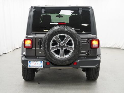 Used 2020 Jeep Wrangler Unlimited Sahara w/ Cold Weather Group AWD/4WD image 38