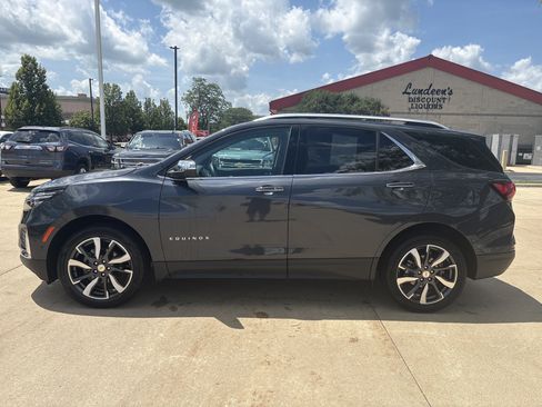 Used 2022 Chevrolet Equinox Premier AWD/4WD image 2