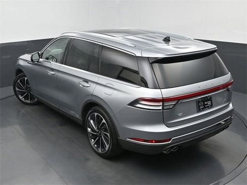 Used 2021 Lincoln Aviator Reserve w/ Equipment Group 202A image 42