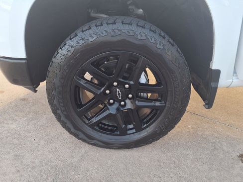 Used 2025 Chevrolet Silverado 1500 LT Trail Boss w/ Protection Package AWD/4WD image 28