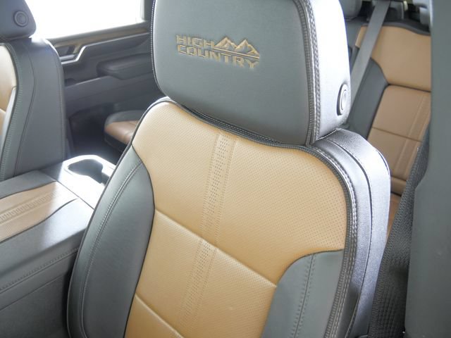 Used 2025 Chevrolet Silverado 3500 High Country w/ Technology Package AWD/4WD image 20