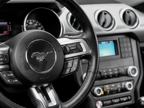 Used 2022 Ford Mustang GT RWD image 25