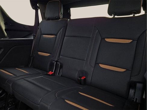 Used 2023 GMC Yukon AT4 w/ LPO, Floor Liner Package image 9