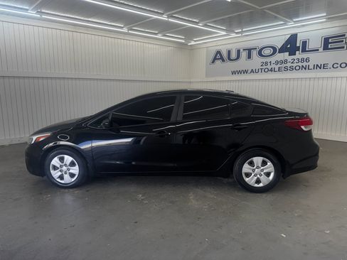 Used 2017 Kia Forte LX image 8