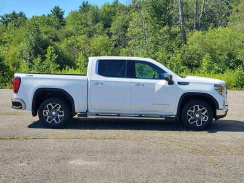 Used 2024 GMC Sierra 1500 SLT w/ SLT Premium Plus Package AWD/4WD image 4