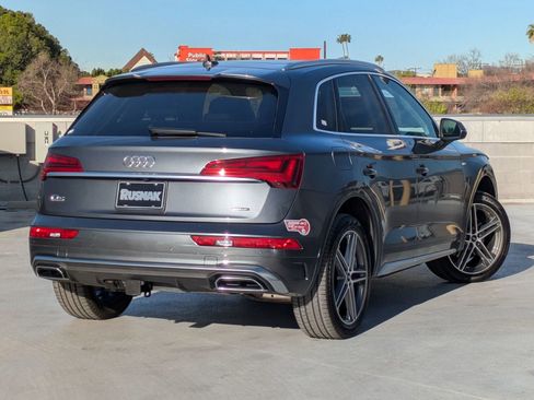 Used 2024 Audi Q5 e Premium Plus w/ Premium Plus Package image 4