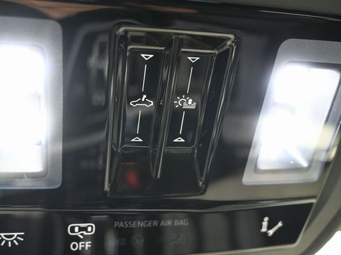 Used 2023 Audi Q4 e-tron Premium Plus w/ Premium Plus image 17