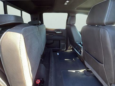 Used 2024 GMC Sierra 1500 Denali w/ Denali Reserve Package AWD/4WD image 15