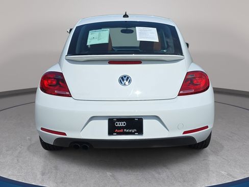 Used 2015 Volkswagen Beetle 1.8T Classic FWD image 7