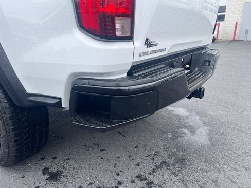 Used 2023 Chevrolet Colorado Trail Boss w/ LPO, Dark Essentials Package AWD/4WD image 12