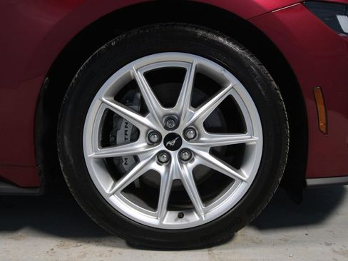 Used 2025 Ford Mustang GT Premium image 32