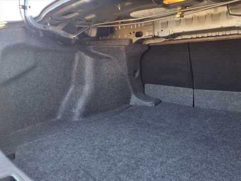 Used 2025 Toyota Corolla LE image 74