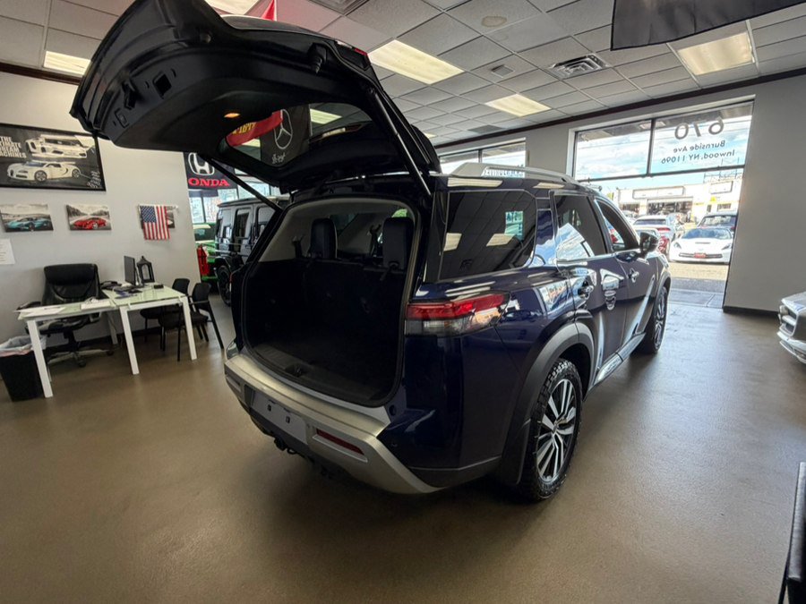 Used 2022 Nissan Pathfinder Platinum AWD/4WD image 36