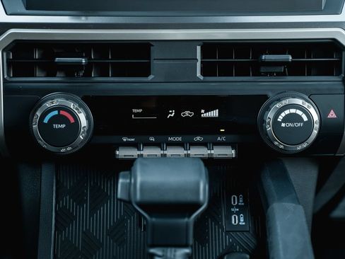 Certified 2026 Toyota Tacoma SR5 AWD/4WD image 21
