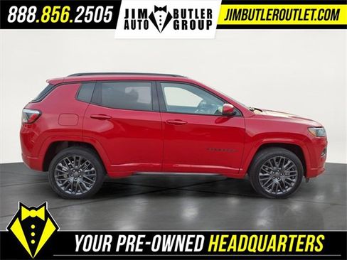 Used 2023 Jeep Compass Limited image 12