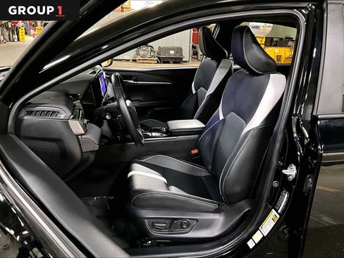 Used 2025 Toyota Camry SE AWD/4WD image 7