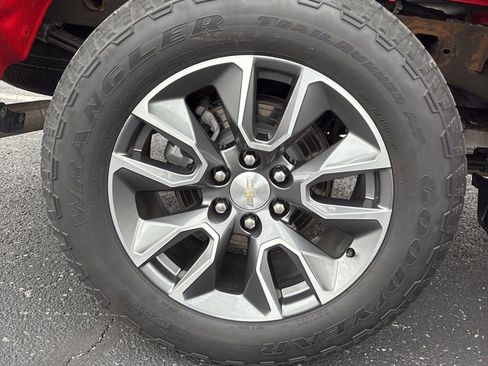 Used 2023 Chevrolet Silverado 1500 LT image 14