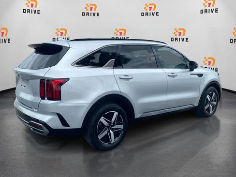 Used 2021 Kia Sorento S FWD image 5